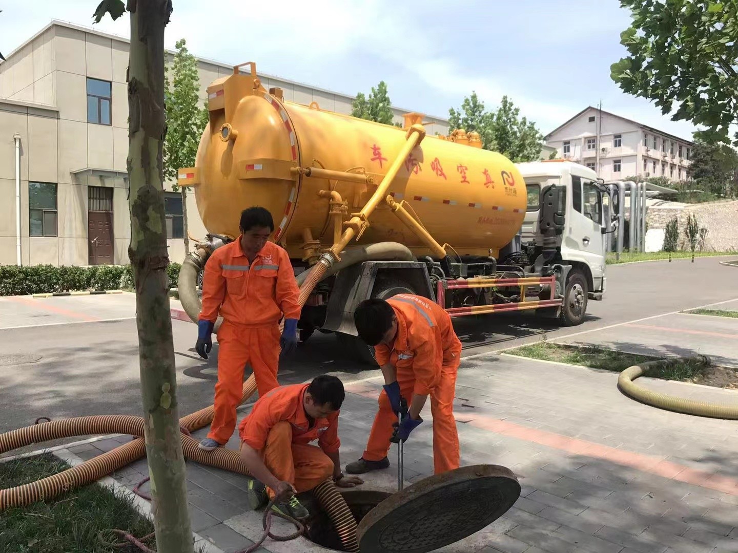 南安化粪池清理与5-8吨吸粪车施工效率分析